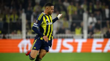 توقف مفاجئ.. نابولي يعرقل انتقال النصيري إلى يوفنتوس